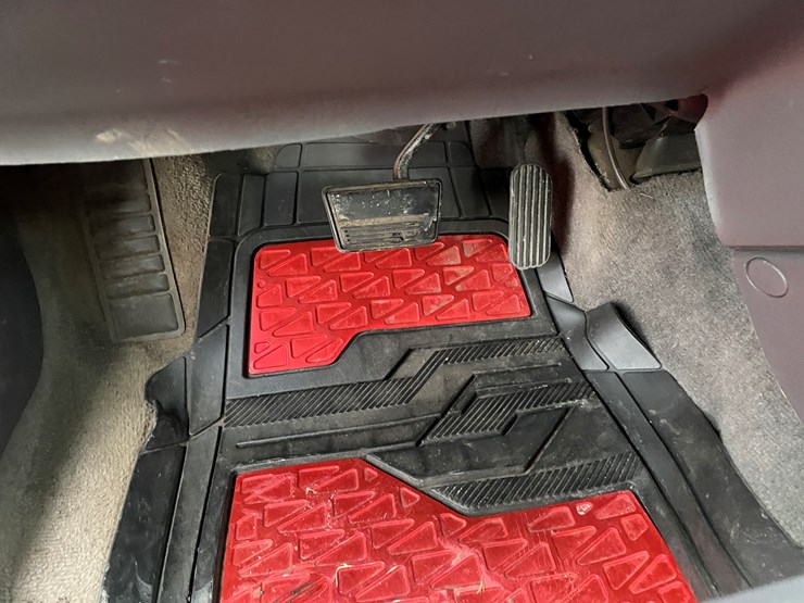 #1005-•-2004-pontiac-grand-am-sedan-(has-wi-title)-image-28