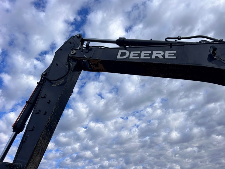 #2196-•-deere-470g-cl-excavator-image-35