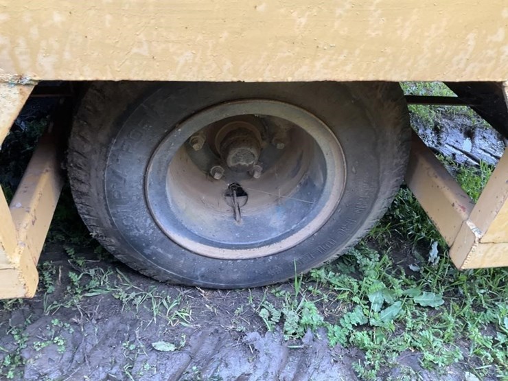 (offsite)-thomas-14'x8'-bottom-dump-nut-cart-image-11