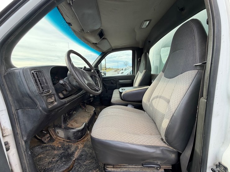 #30699-•-2003-chevrolet-c4500-single-axle-service-truck-image-16