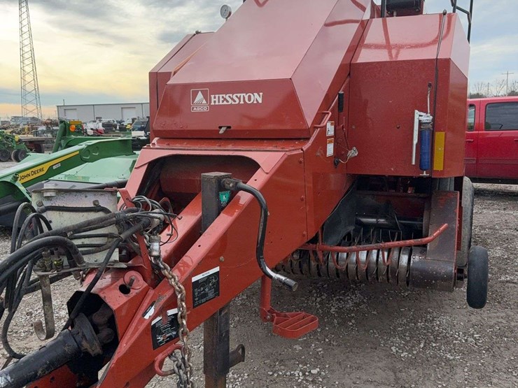 2004-hesston-4760-image-1