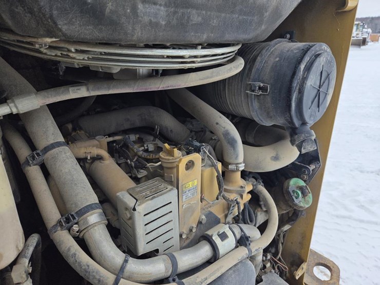 caterpillar-236d-image-29