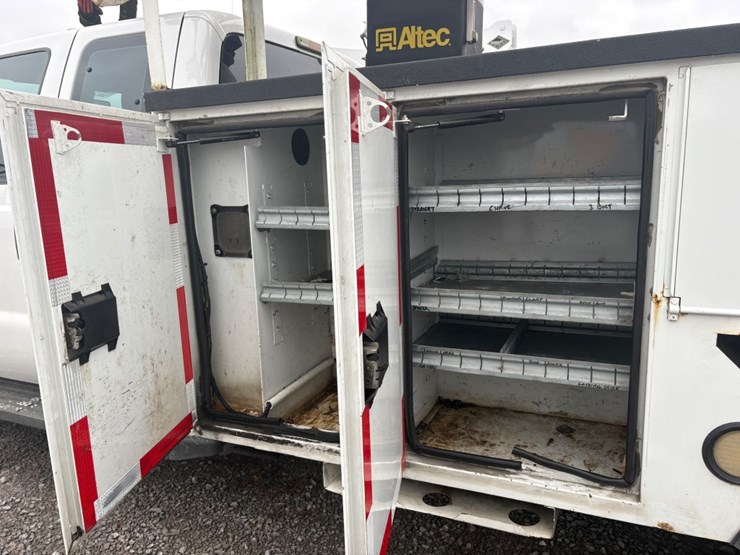 2012-ford-f550-xl-image-15