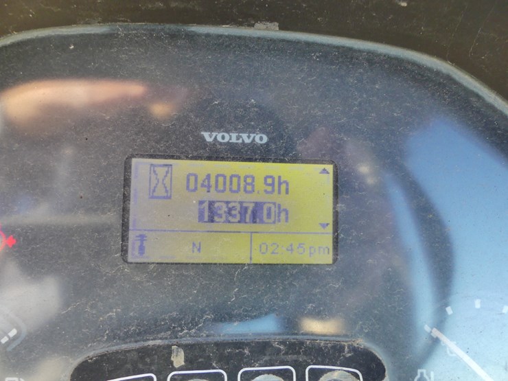 2012-volvo-bl70b-image-19