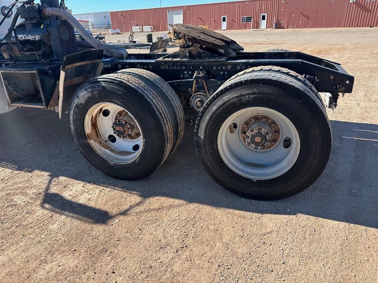 2020-mack-granite-image-4