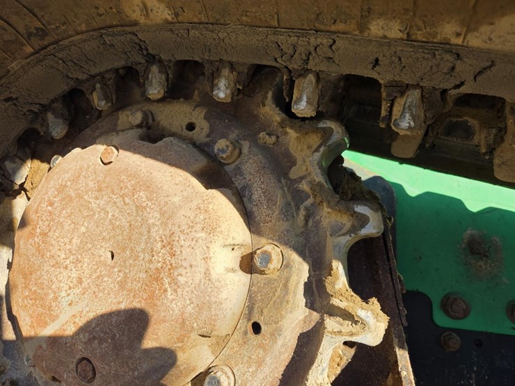 2018-bobcat-t740-image-50