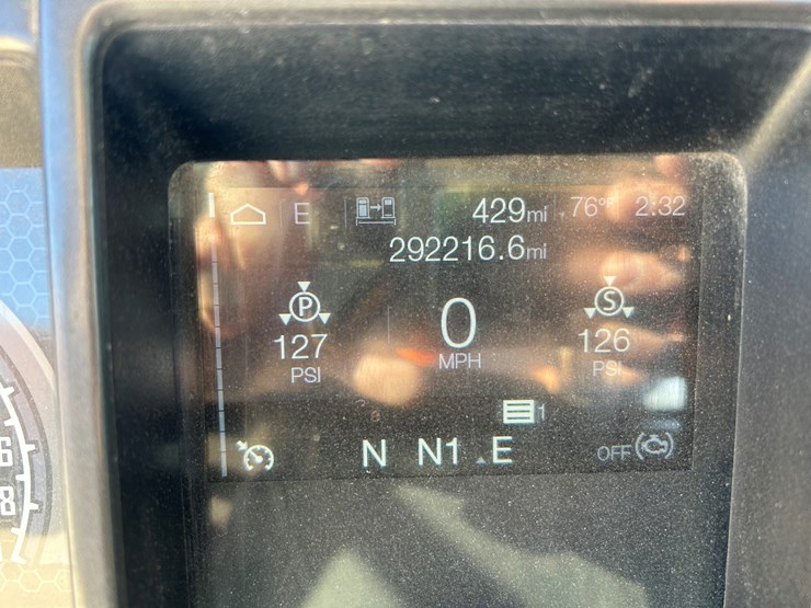 2020-mack-gr64ft-daycab-image-17