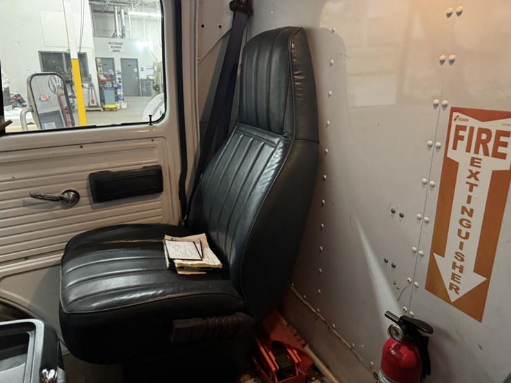 #2225-•-1996-chevrolet-box-truck-image-23