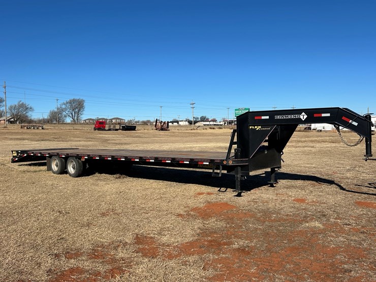 #89-•-2024-diamond-t-gn-flatbed-image-14