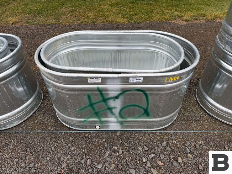 behlen-country-galvanized-round-end-stock-tanks---factory-defect/damaged-image-1