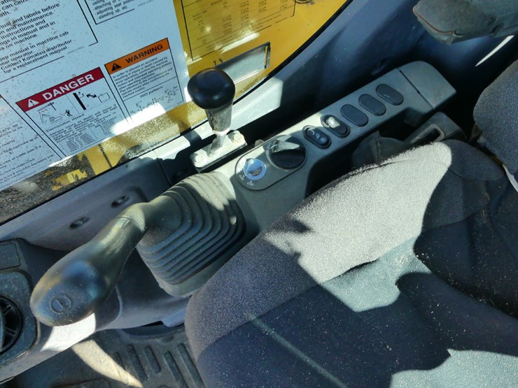 komatsu-pc138us-lc-image-13