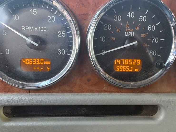 2007-peterbilt-379-image-18