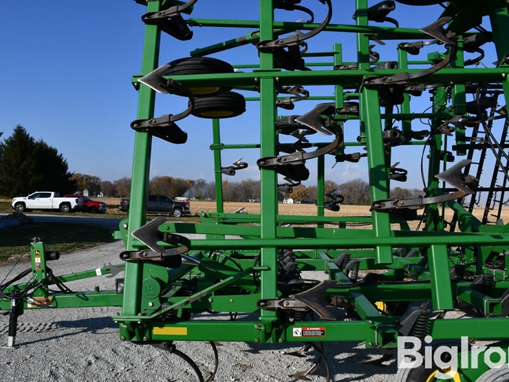 john-deere-2210-image-14