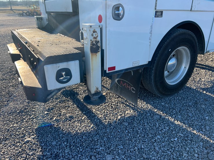 2008-kenworth-t300-image-34