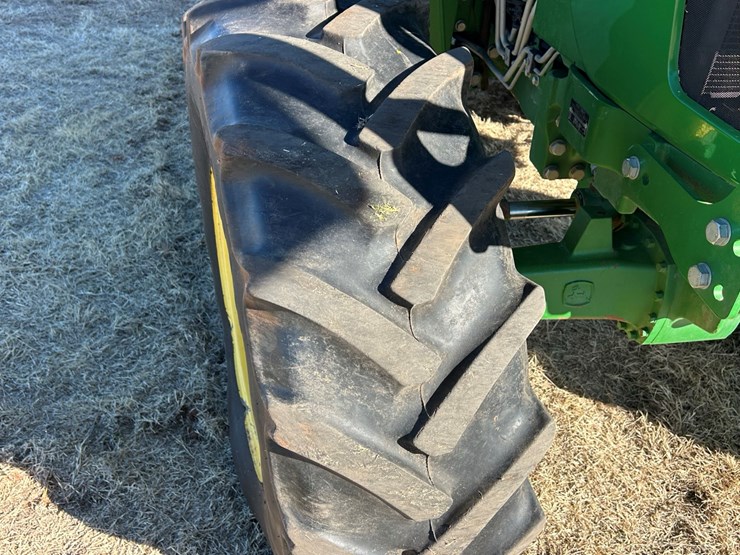 john-deere-6105e-image-23