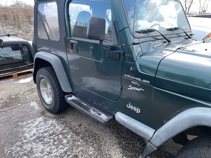 2000-jeep-wrangler-sport-image-19