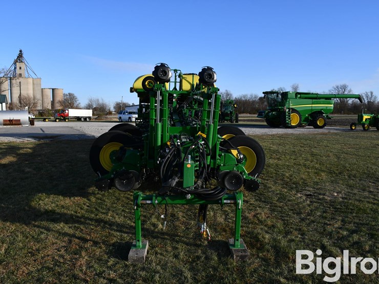2020-john-deere-1775nt-image-2