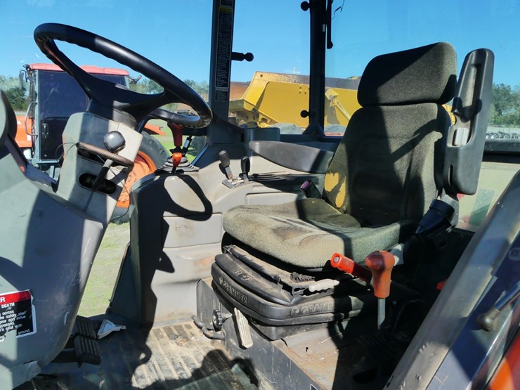 2009-kubota-m108s-image-11