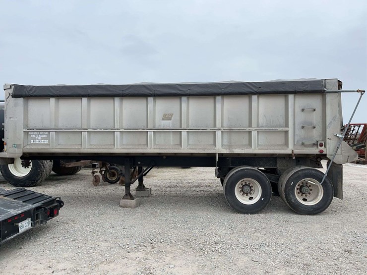 1990-east-28ft-dump-trailer,-new-hoist,-like-new-tires,-and-newer-tarp,-newer-tarp-bows,-good-liner,-really-good-shape-for-the-year,-good-shape,-just-downsizing-image-10
