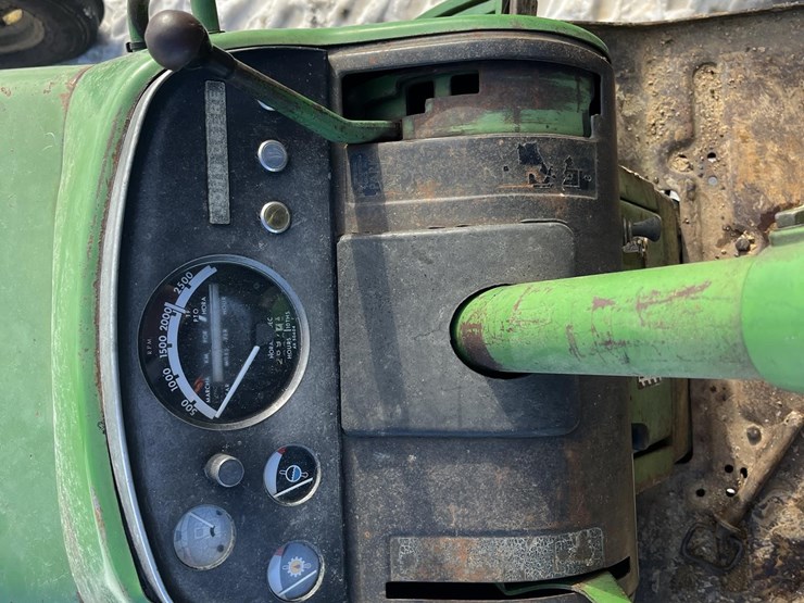 john-deere-3020-image-17