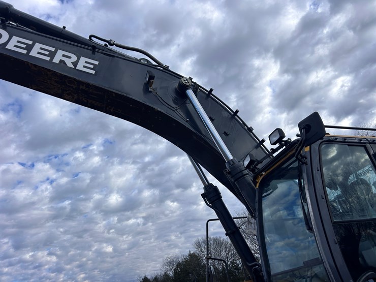 #2196-•-deere-470g-cl-excavator-image-34