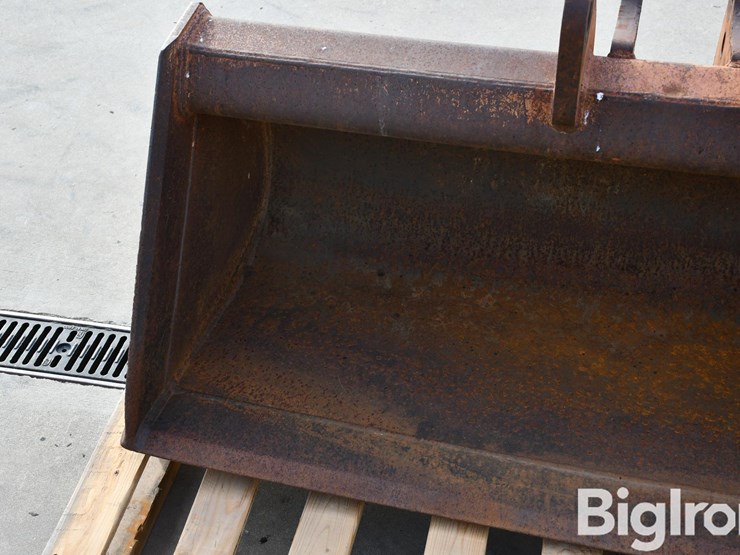 werk-brau-60"-bucket-image-11