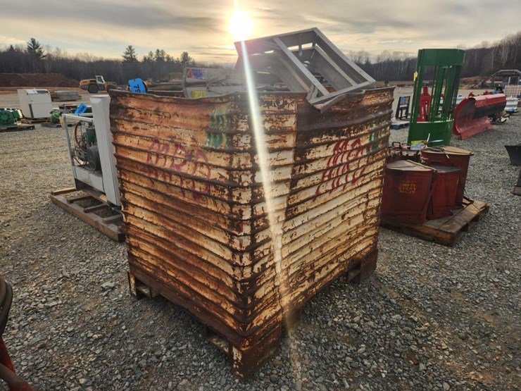 #6034-•-forkable-bin-of-misc.-fire-extinguishers-image-4