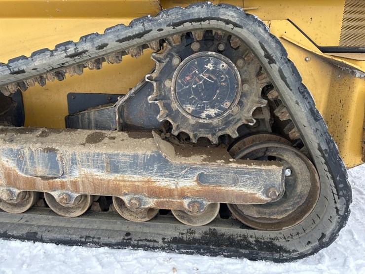 2019-deere-331g-image-67