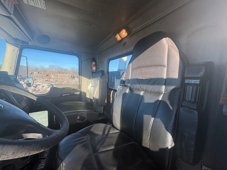 2008-kenworth-t300-image-13
