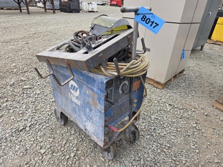 #6044-•-miller-dialarc-250-welder-image-1