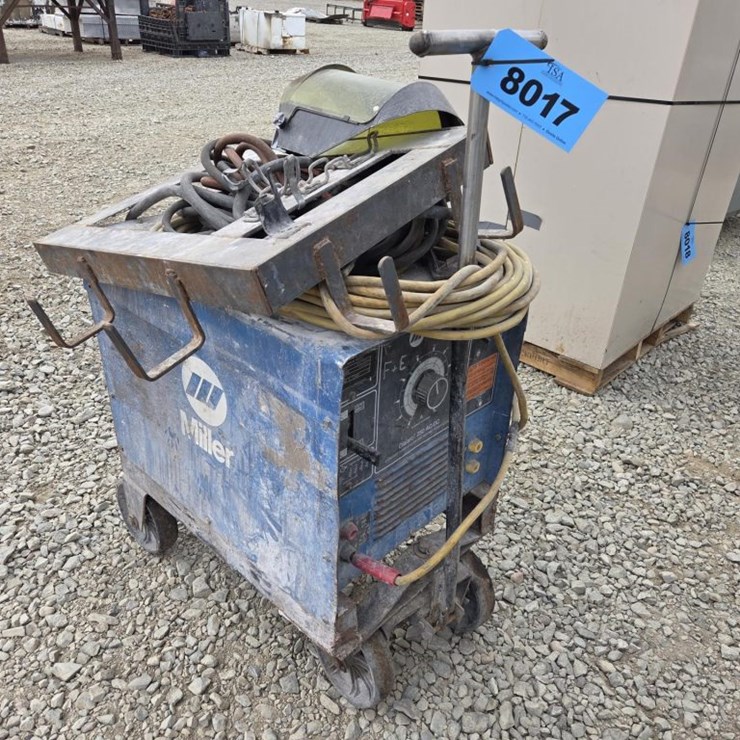 #6044 • Miller Dialarc 250 Welder