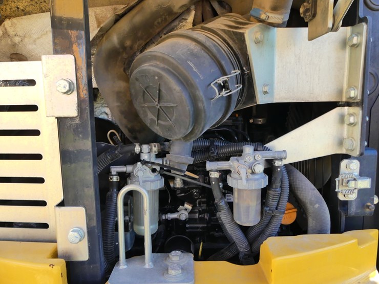 2020-deere-26g-image-10