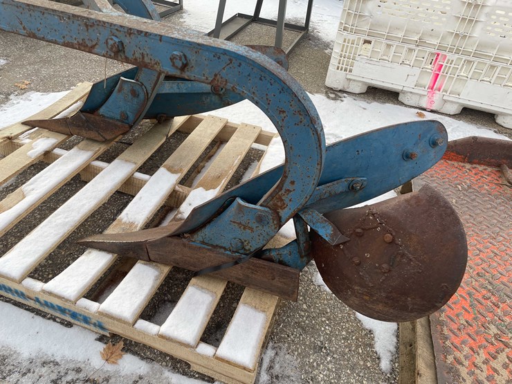 #4076-•-heavy-duty-two-bottom-plow-(08)-image-10