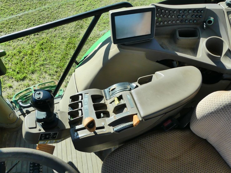 2019-john-deere-6125r-image-14