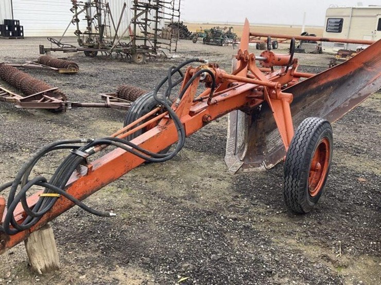 yonkers-johnson-300a-pull-v-ditcher-image-1