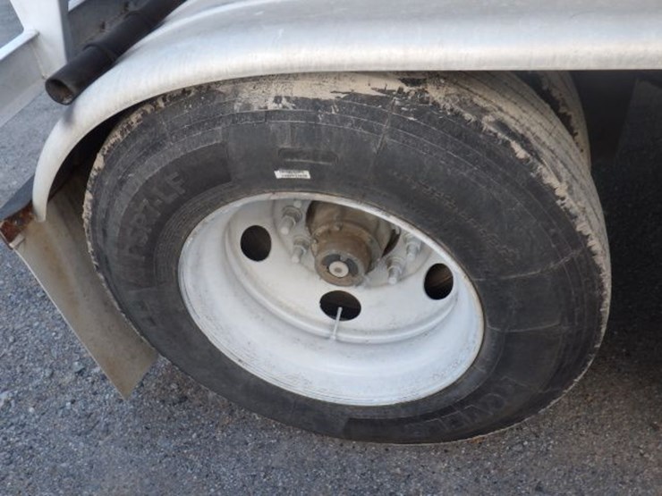 1965-fruehauf-tanker-image-9