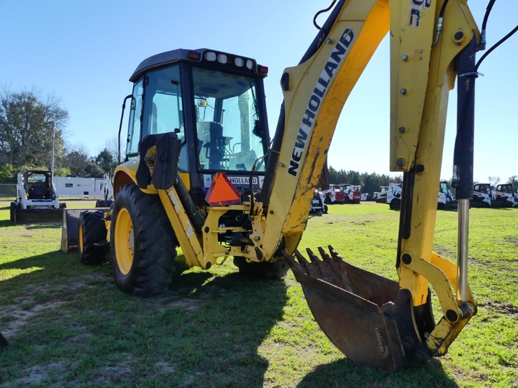 2014-new-holland-b95c-image-4