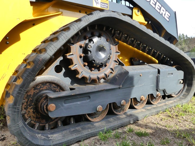 2023-deere-317g-image-5