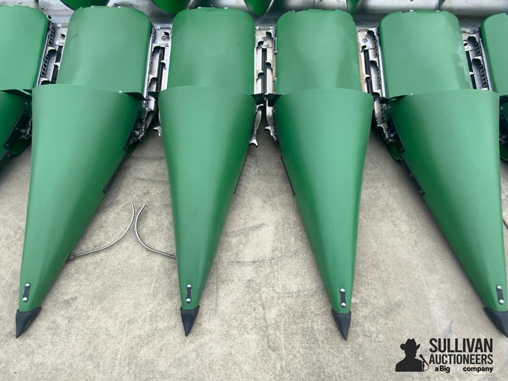 2021-john-deere-c12f-image-12