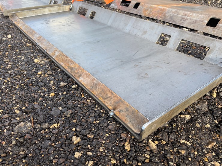 #1182-•-unused,-skidsteer-weldable-quick-attach-plate-image-3