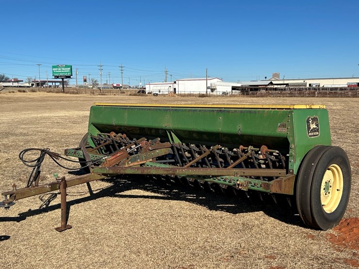 john-deere-8300-image-1