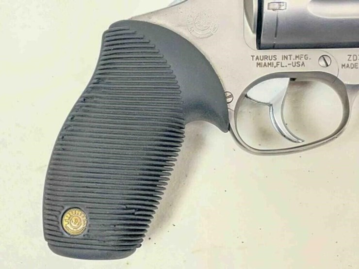 taurus-revolver-image-11
