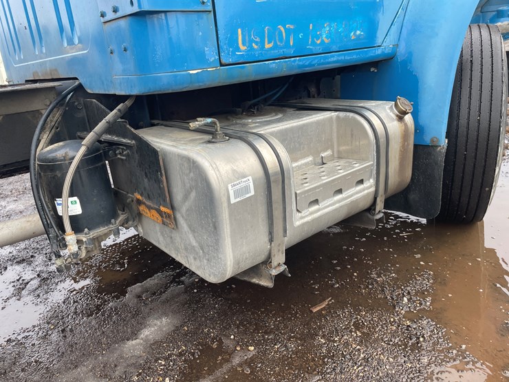 #1015-•-1992-navistar-international-transportation-flatbed-truck-(has-wi-title)-image-17