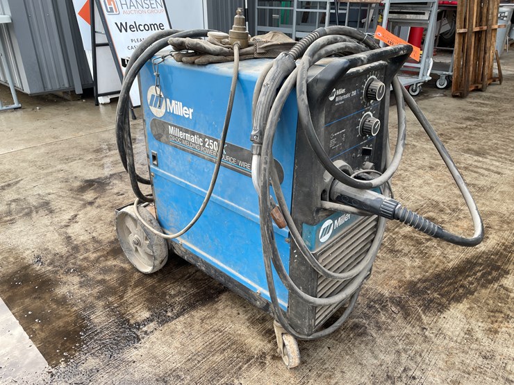#1320-•-miller-millermatic-250x-wire-welder-image-3