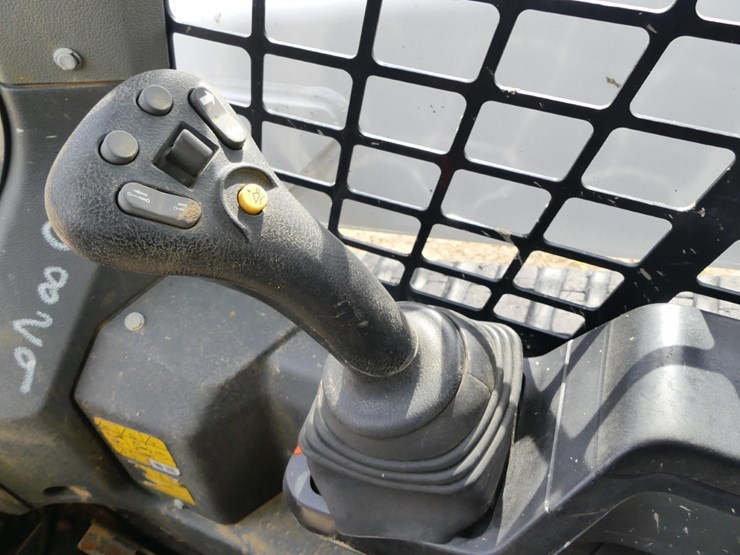 2020-bobcat-t76-image-14