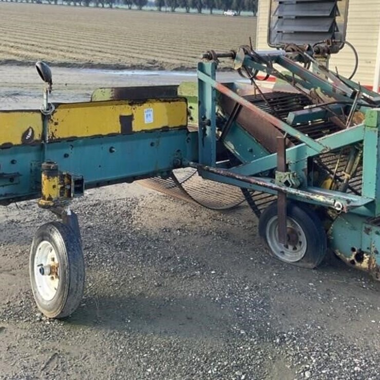 PICKETT 48"x10.5" 3-Pt Vine Diverter