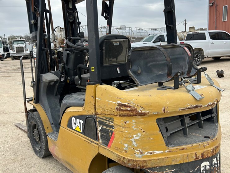 2019-caterpillar-gp25n-image-4