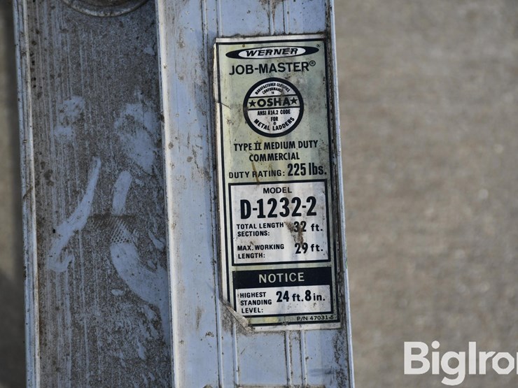 werner-d-1232-2-32'-ladder-image-14