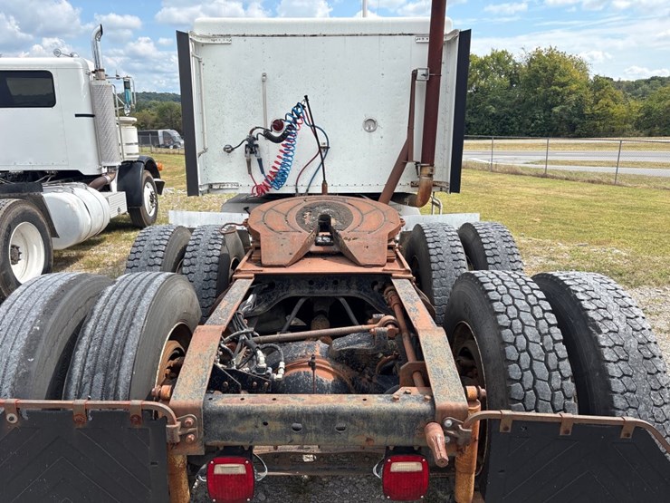 1994-international-9400-eagle-image-6