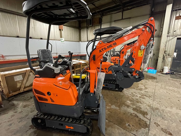 #4032-•-2025-unused-me18-mini-excavator-(o9)-image-2